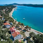 Πανσιόν Katarina With Sea View And Private Boat Berth,