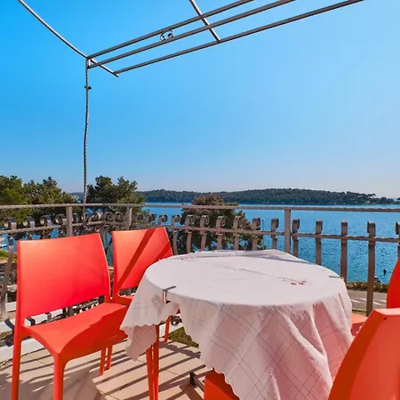 Katarina With Sea View And Private Boat Berth, 3* Mali Lošinj