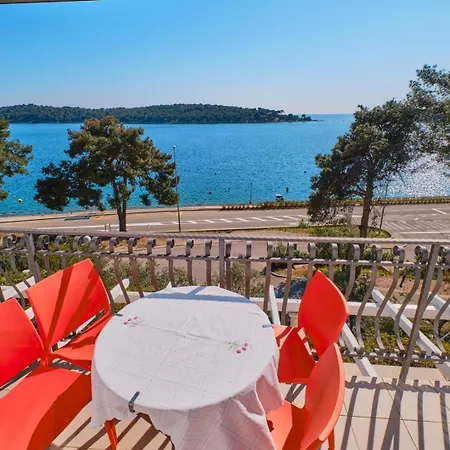 Affittacamere Katarina With Sea View And Private Boat Berth,
