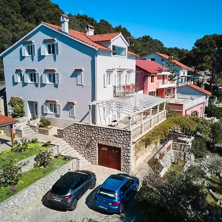 Katarina With Sea View And Private Boat Berth, 3* Mali Lošinj