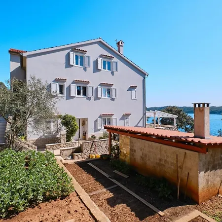 House Katarina With Sea View And Berth *