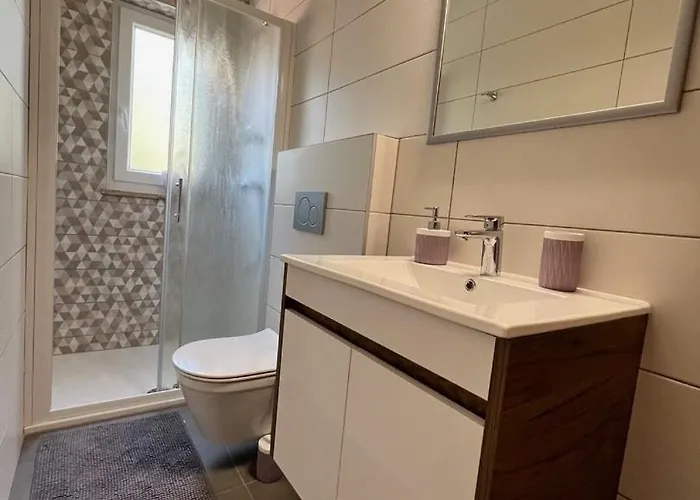 House Katarina With Sea View And Berth, 3* Мали-Лошинь