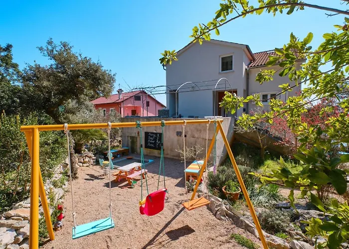 House Katarina With Sea View And Berth, Мали-Лошинь