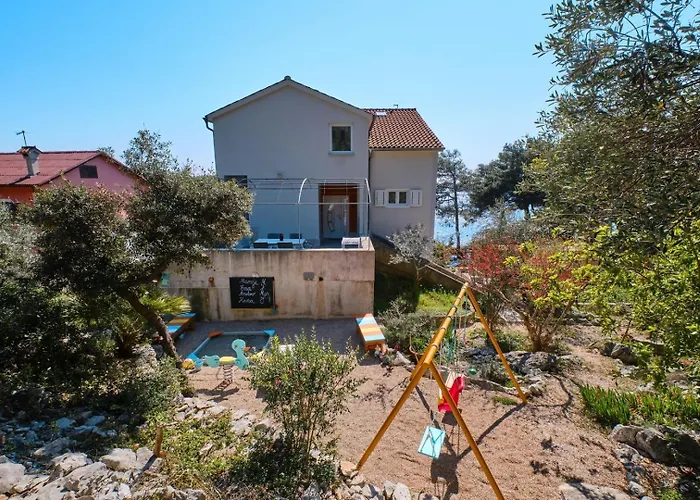 Гостевой дом House Katarina With Sea View And Berth, Мали-Лошинь