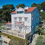 Katarina With Sea View And Private Boat Berth, Affittacamere 3*