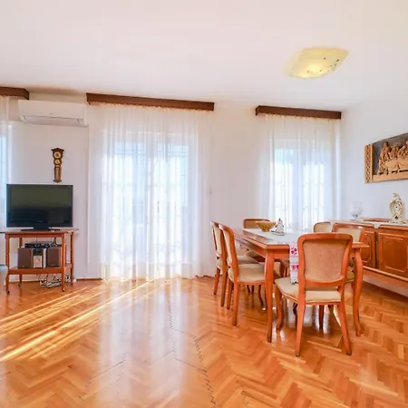 House Katarina With Sea View And Berth,