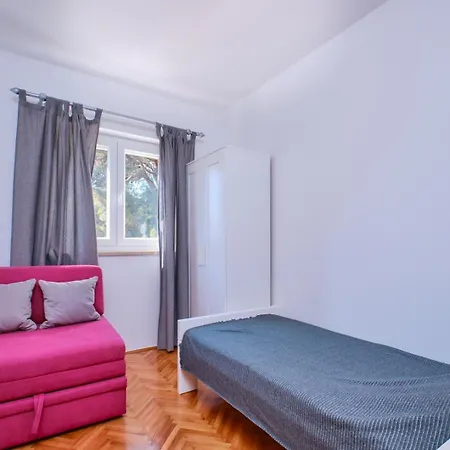 House Katarina With Sea View And Berth, 3*