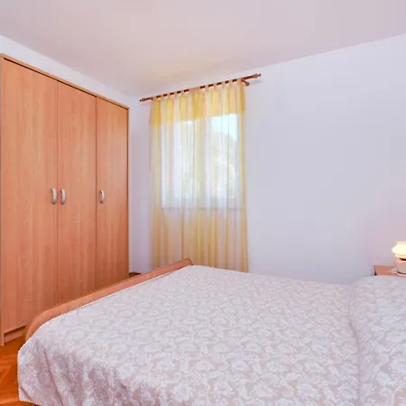 Katarina With Sea View And Private Boat Berth, 3* Mali Lošinj