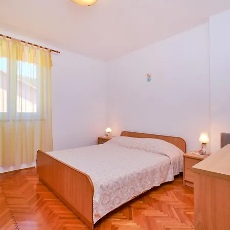 House Katarina With Sea View And Berth,