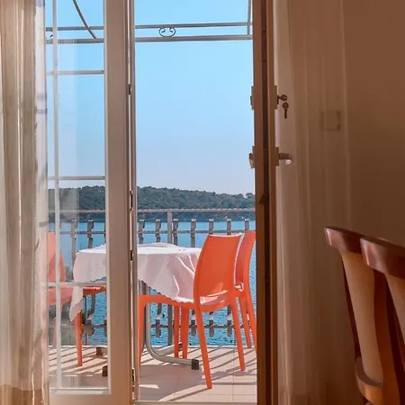 Katarina With Sea View And Private Boat Berth, Mali Losinj