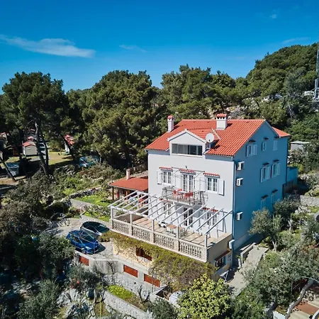 Katarina With Sea View And Private Boat Berth, Guest house Mali Losinj