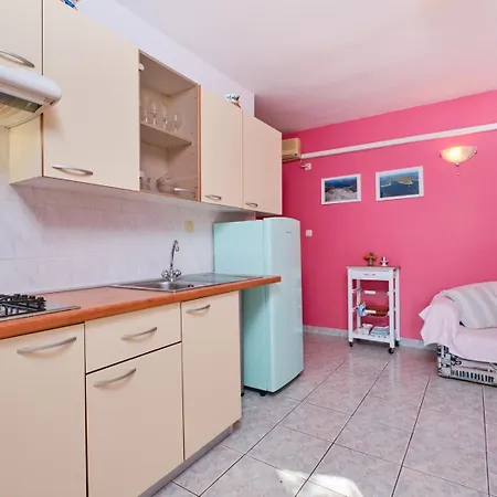 Katarina With Sea View And Private Boat Berth, Guest house Mali Losinj