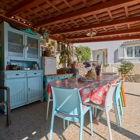 Katarina With Sea View And Private Boat Berth, 3* Mali Losinj