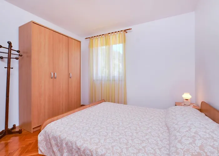 House Katarina With Sea View And Berth, 3* 木洛希尼