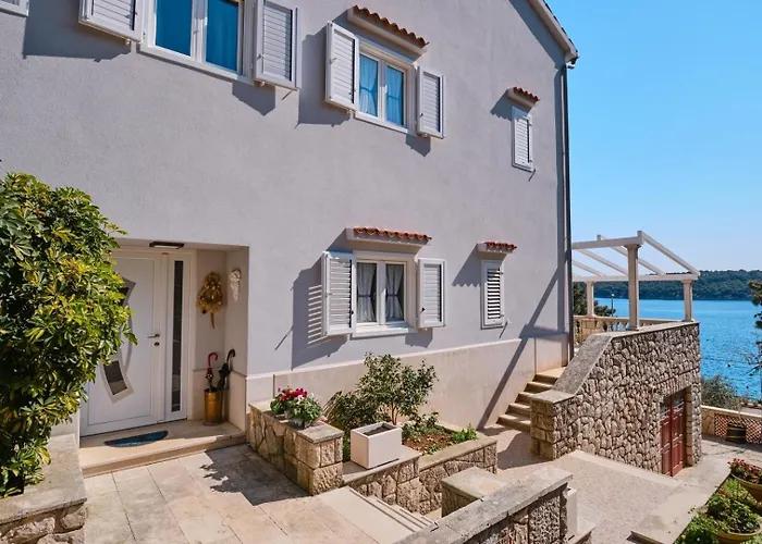 House Katarina With Sea View And Berth, 3* 木洛希尼