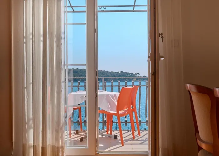 House Katarina With Sea View And Berth, 3*